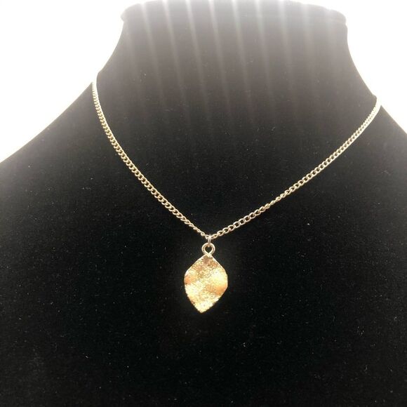 Necklace Set of 3, Gold & Silver tone Druzy stone - Picture 4 of 7